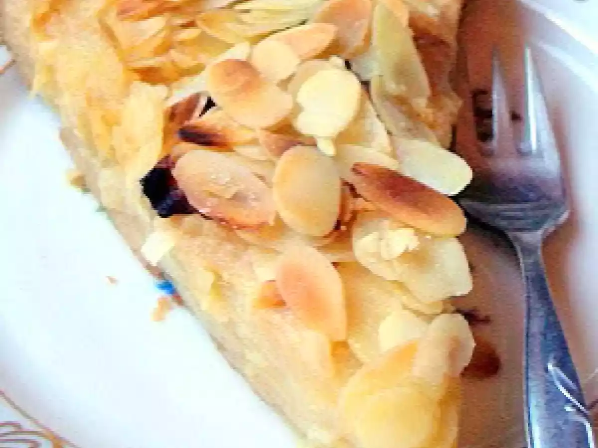 Fondant de manzana con gratinado de almendras