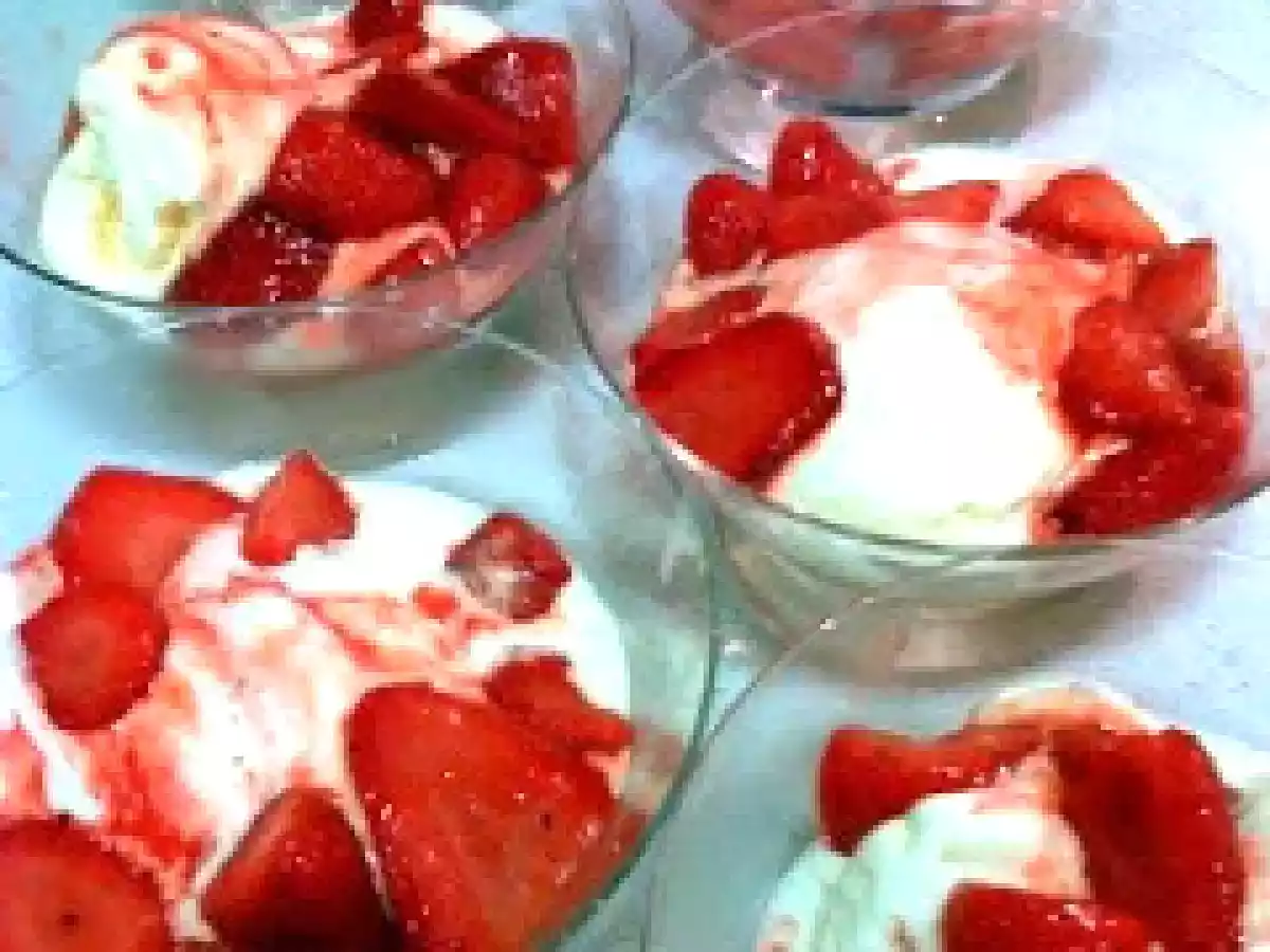 Fresa con pimienta negra y helado