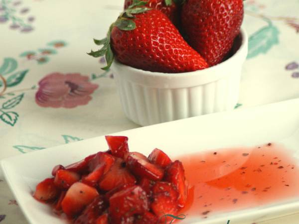 Fresas al Vinagre con albahaca