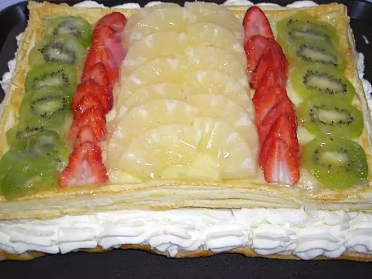 Fruticrema de hojaldre con nata y 100 seguidores - foto 2