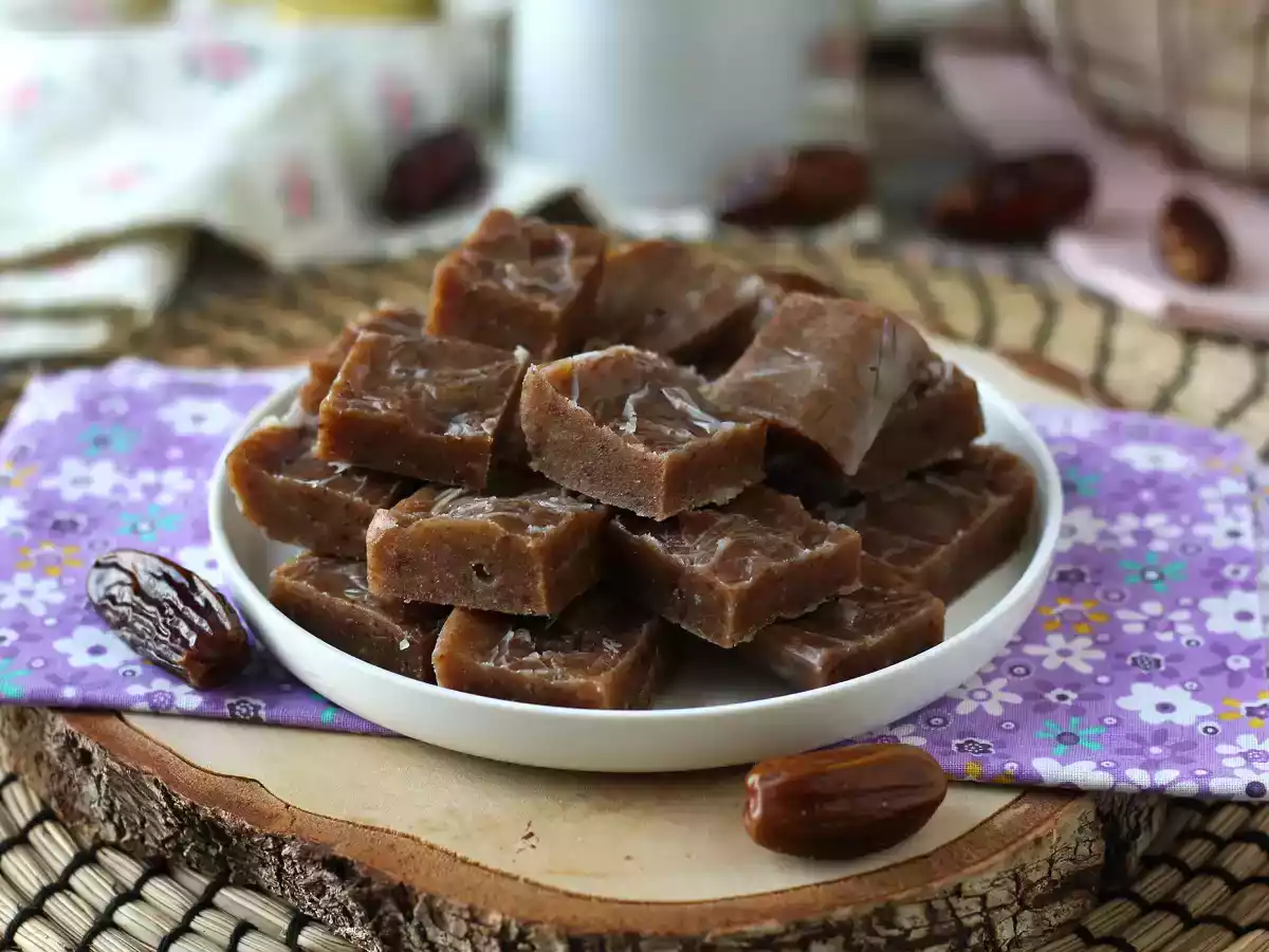 Fudge de dátiles, un bocado de caramelo blando, lleno de energía y sabor - foto 3