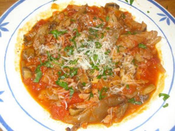 Funghi al sugo (Setas con tomate)