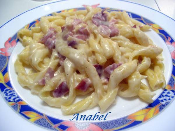 FUSILLI CON JAMÓN AL ESTILO AUSTRALIANO