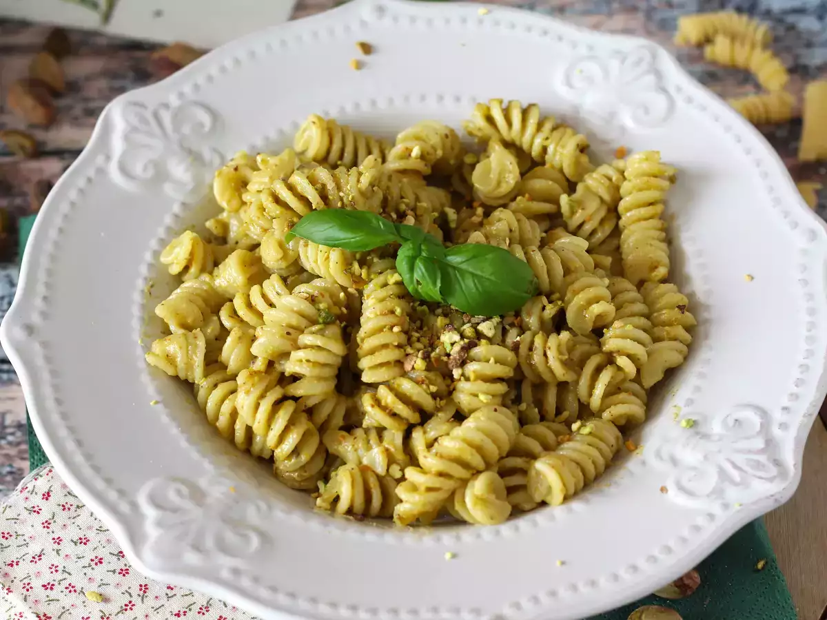 Fusilli con pesto de pistachos, una pasta deliciosa y fácil de preparar - foto 3