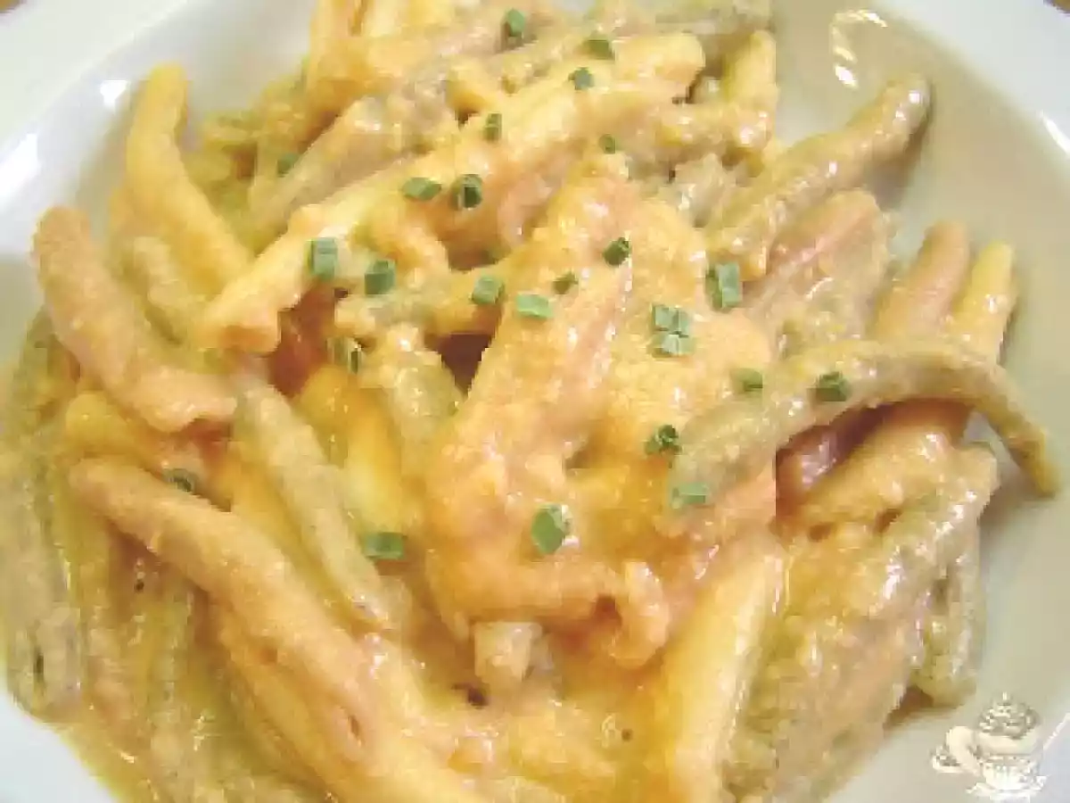 Fusilli con salsa de almendras