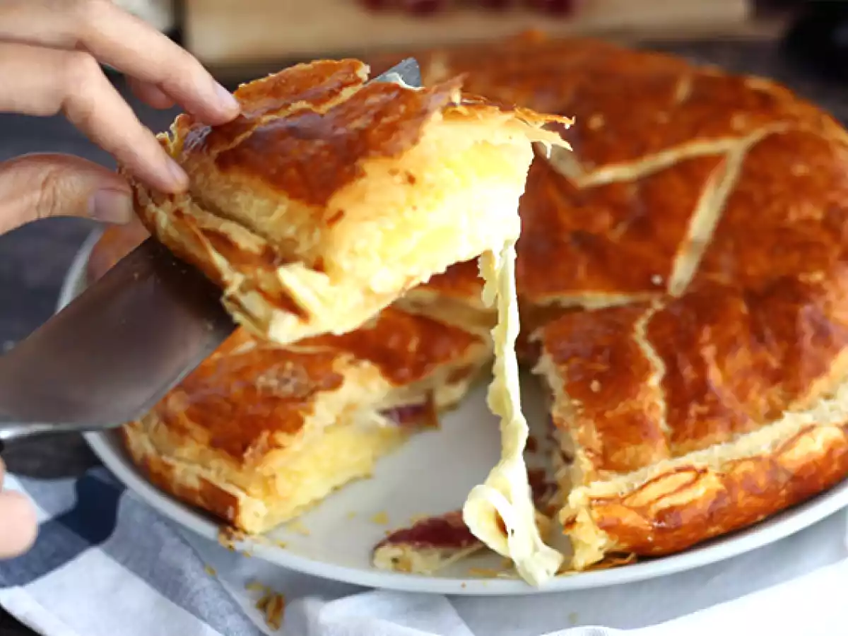 Galette de reyes de queso raclette