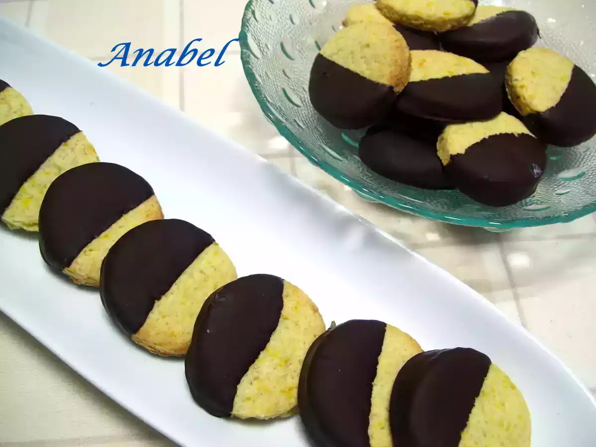 GALLETAS A LA NARANJA CON CHOCOLATE