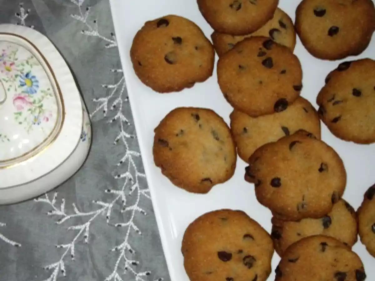 GALLETAS CON GOTAS DE CHOCOLATE - foto 2
