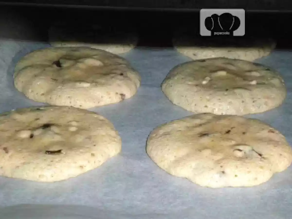 Galletas con piñones y chocolate - foto 2