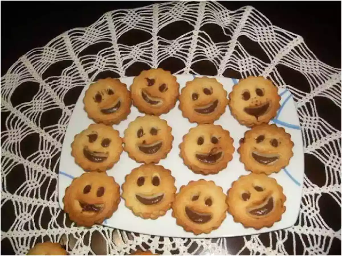 GALLETAS DE CARITAS CON CHOCOLATE