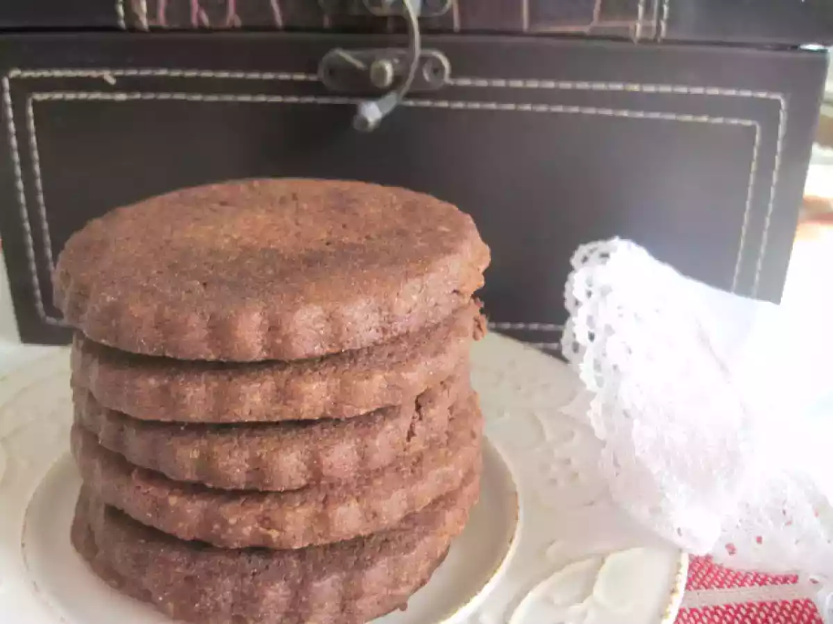 GALLETAS DE CHOCOLATE Y AVELLANAS - foto 2