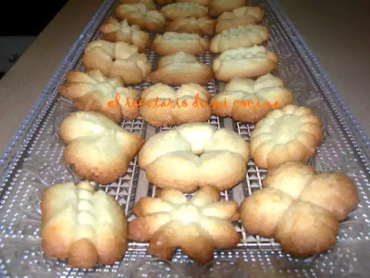 GALLETAS DE MANTEQUILLA CON PISTOLA