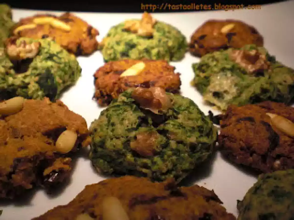 GALLETAS DE TOMATE SECO Y PARMESANO VS GALLETAS DE ROQUEFORT Y ESPINACAS