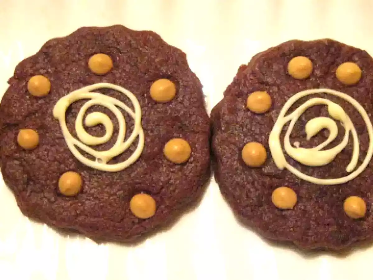 GALLETAS DECORADAS CON GOTITAS DE DOS CHOCOLATES Y DE CARAMELO - foto 7