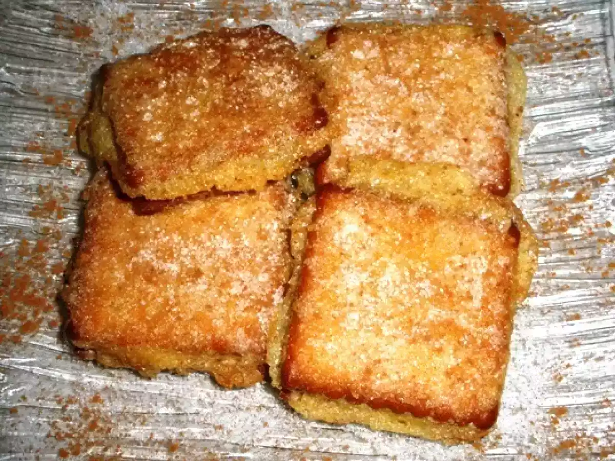 Galletas Fritas Rellenas de Natilla