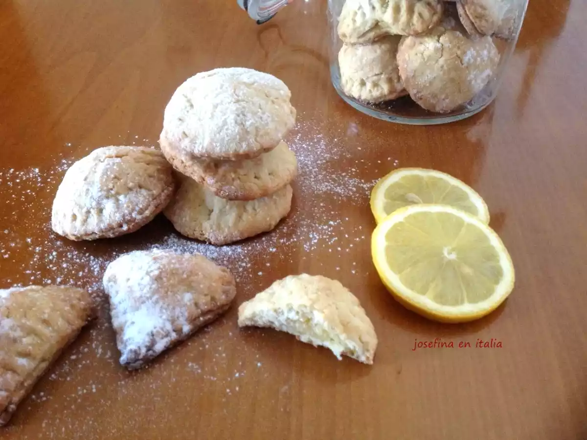 Galletas rellenas con crema al limón/Biscotti farciti con crema al limone