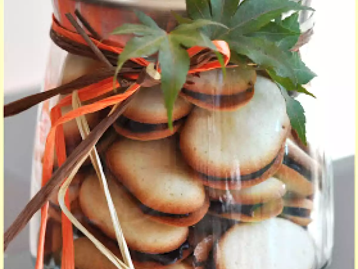 GALLETAS SANDWICHES DE CHOCOLATE - foto 2