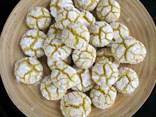 Galletitas mágicas blancas craqueladas