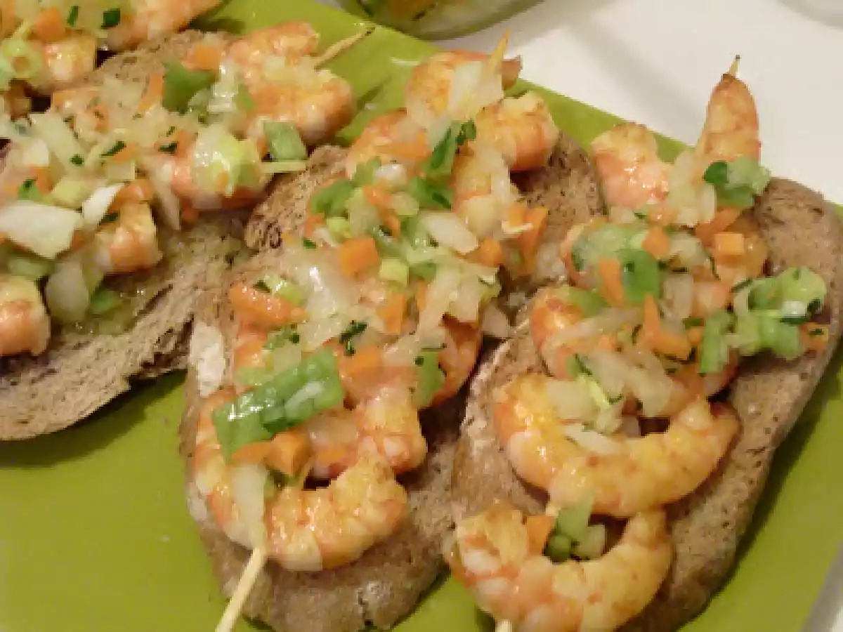 Gambas en brocheta con vinagreta