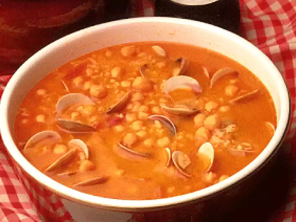Garbanzos con almejas