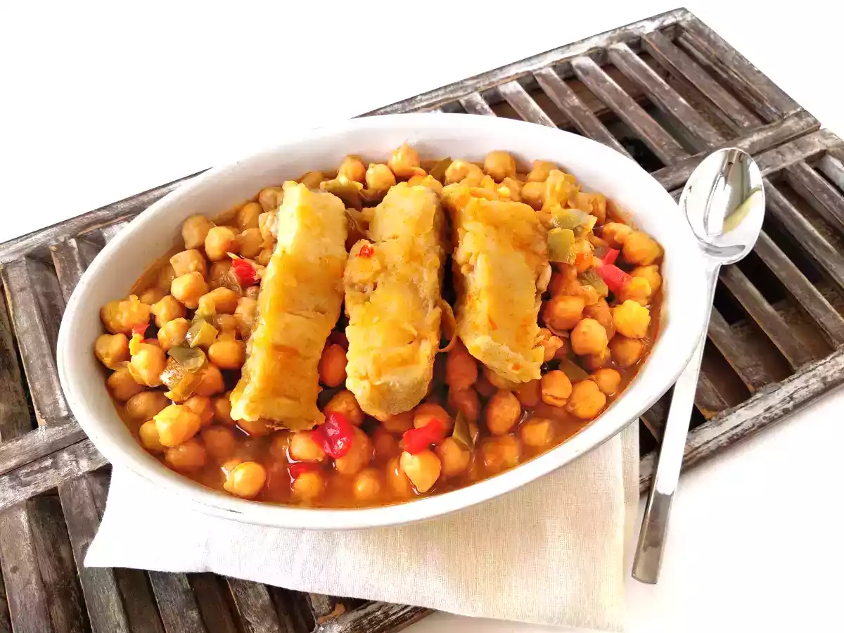 Garbanzos con bacalao, guiso para Semana Santa
