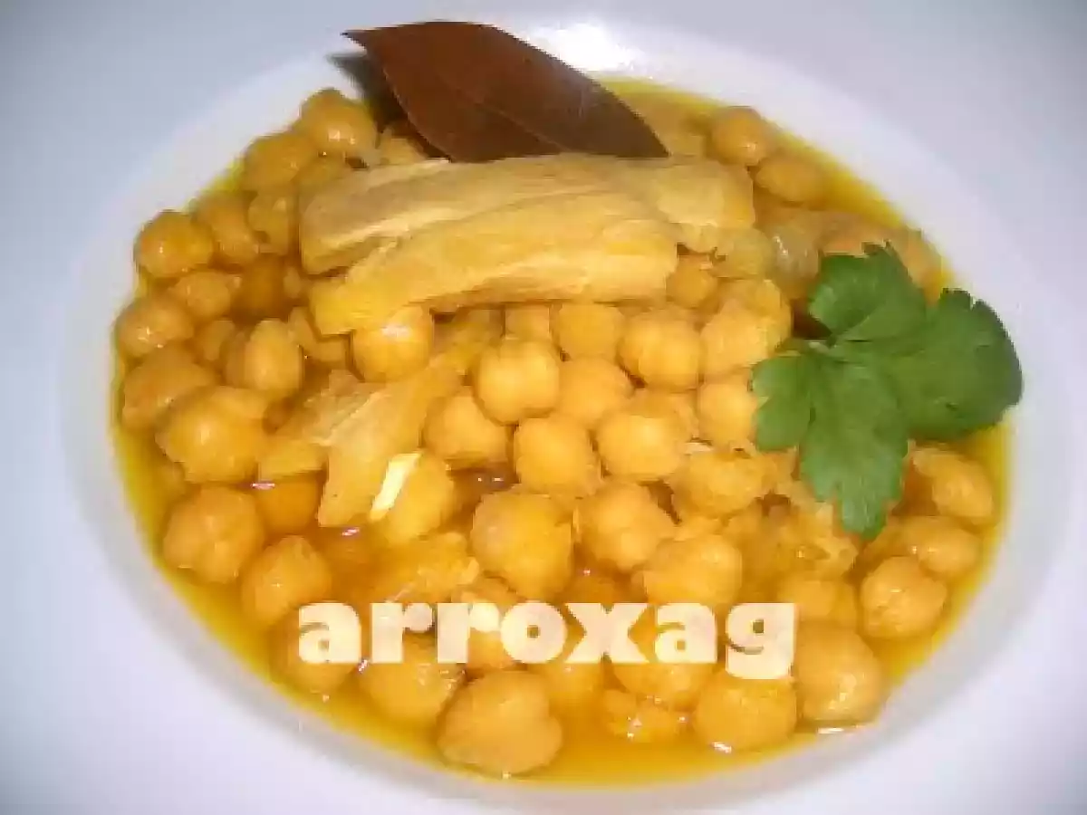 GARBANZOS CON BACALAO (POTAJE DE CUARESMA) - foto 2