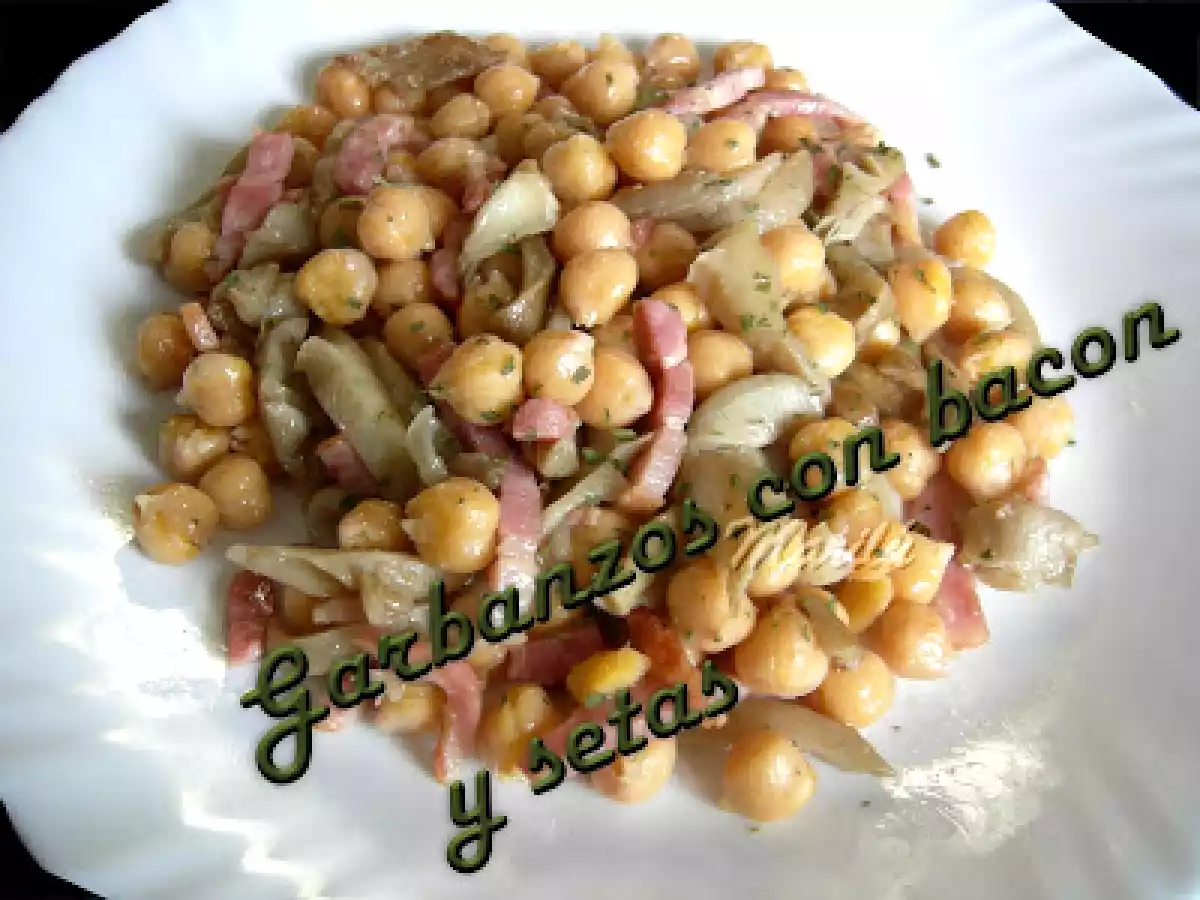 GARBANZOS CON BACON Y SETAS