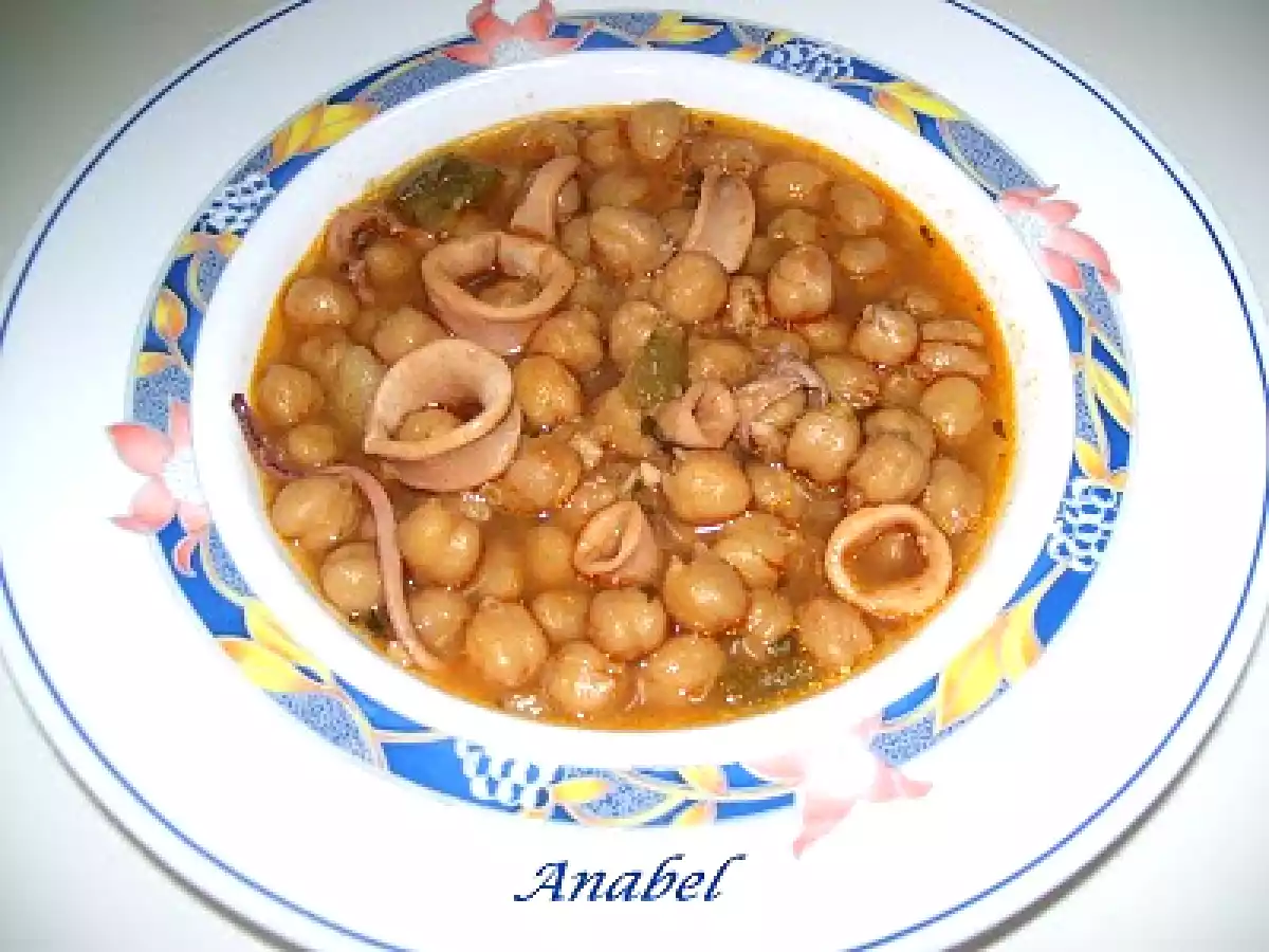 GARBANZOS CON CALAMARES
