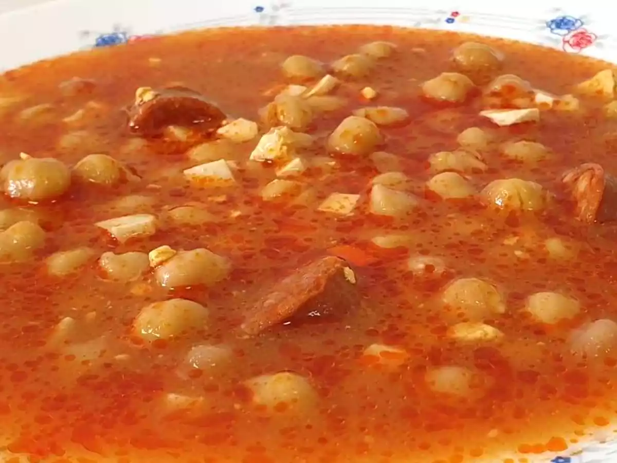 Garbanzos con Chorizo