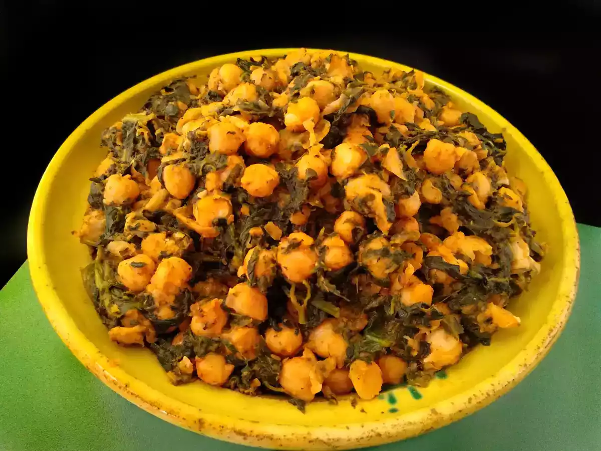 Garbanzos con espinacas (una tapa tradicional en Andalucía) - foto 3