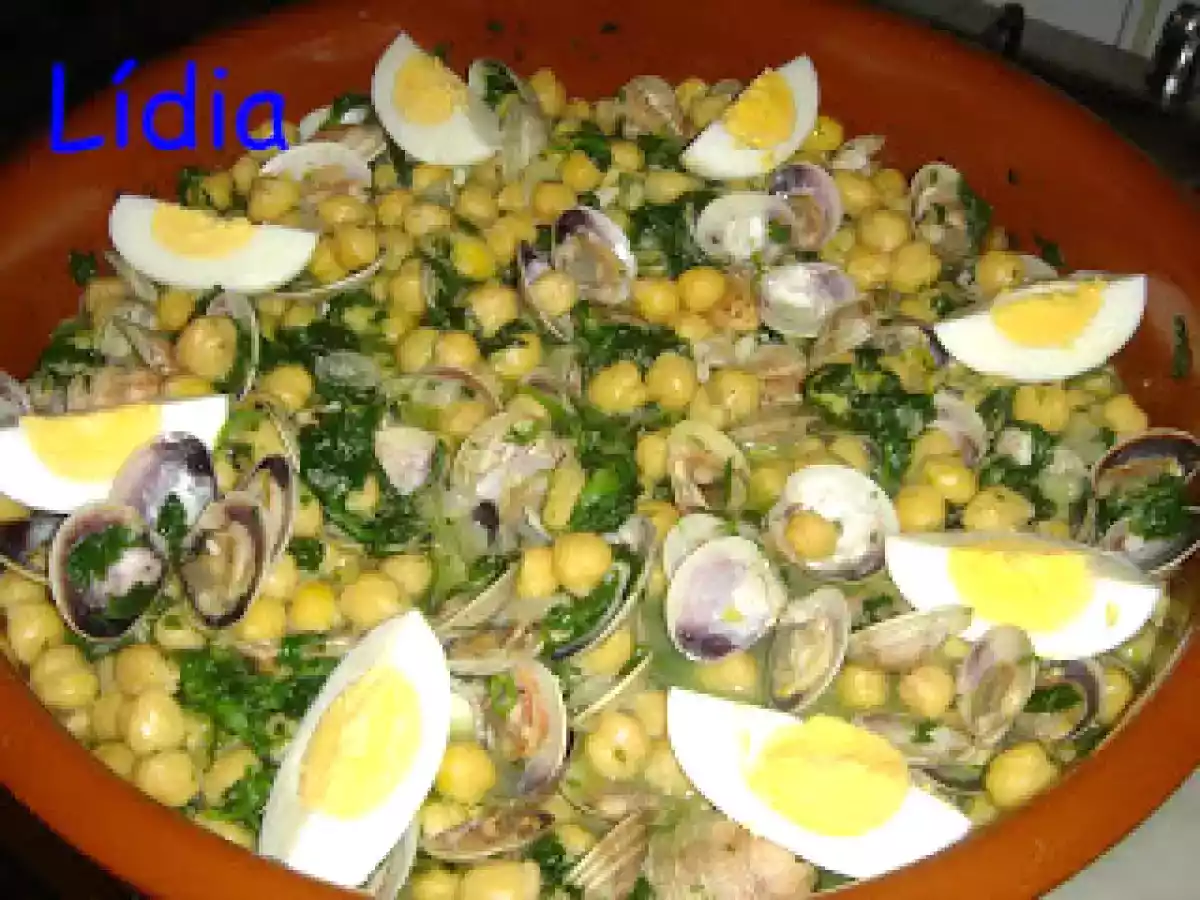 GARBANZOS CON ESPINACAS Y ALMEJAS