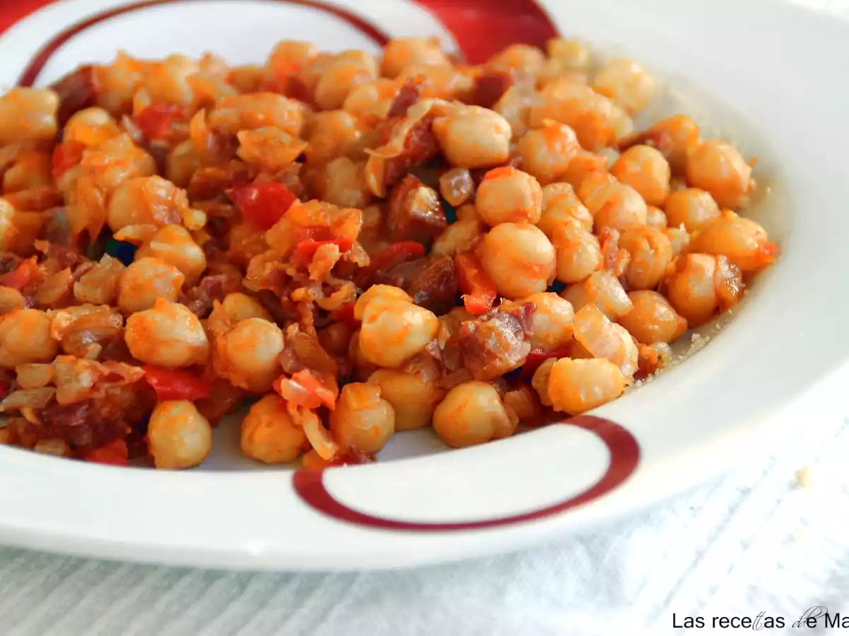 Garbanzos con jamón y chorizo