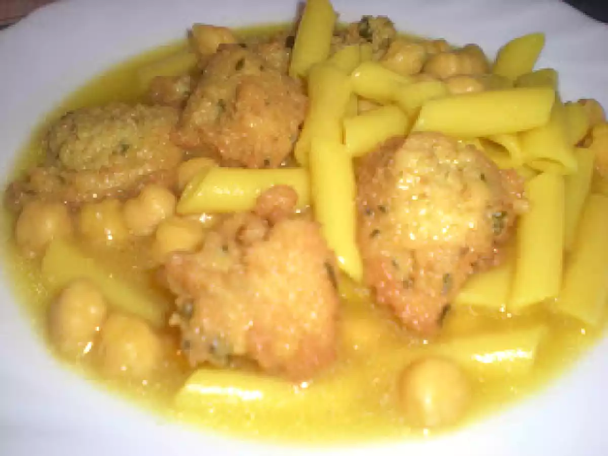 Garbanzos con macarrones y pelluelas