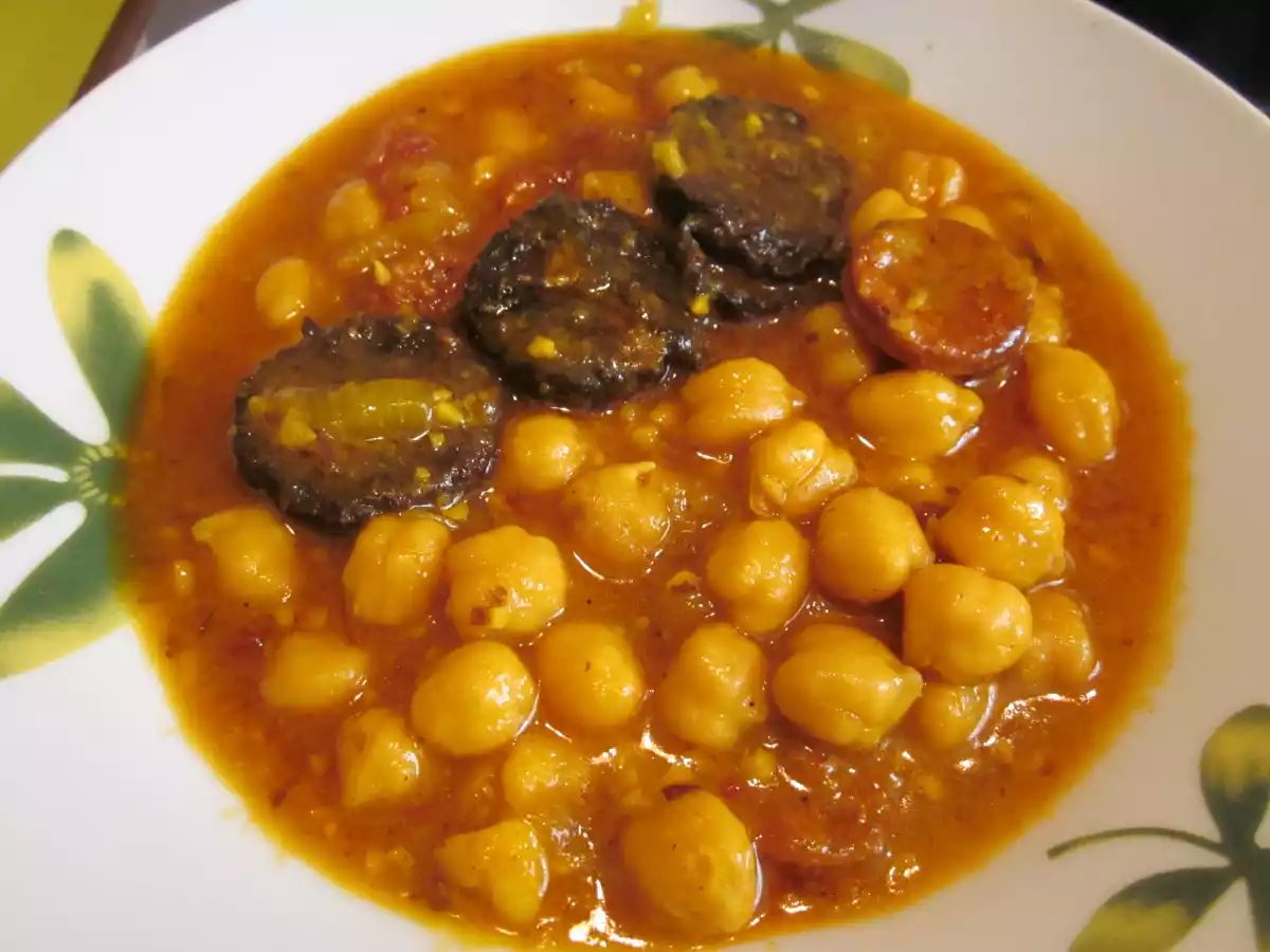 Garbanzos con morcilla y chorizo - foto 2