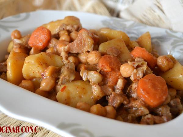 Garbanzos con panceta y calçots