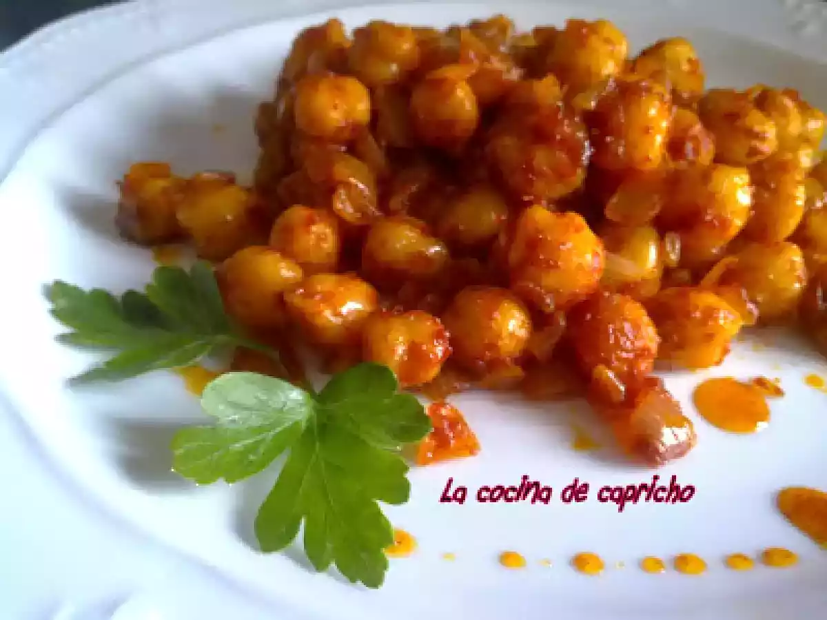 Garbanzos con refrito de cebolla y pimenton