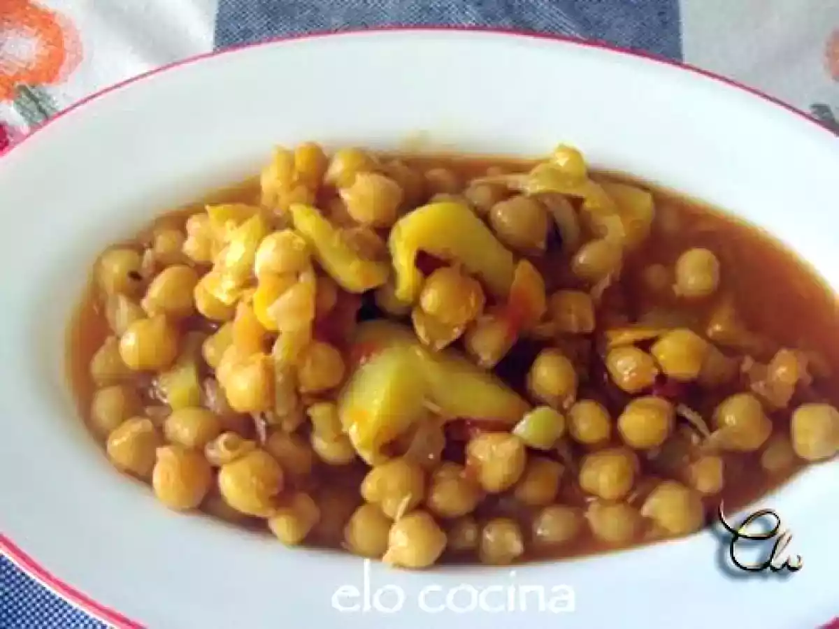 Garbanzos en caldo con sepia
