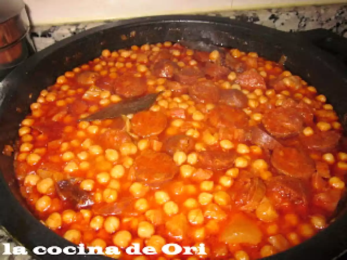 Garbanzos guisados con chorizo y jamón - foto 2