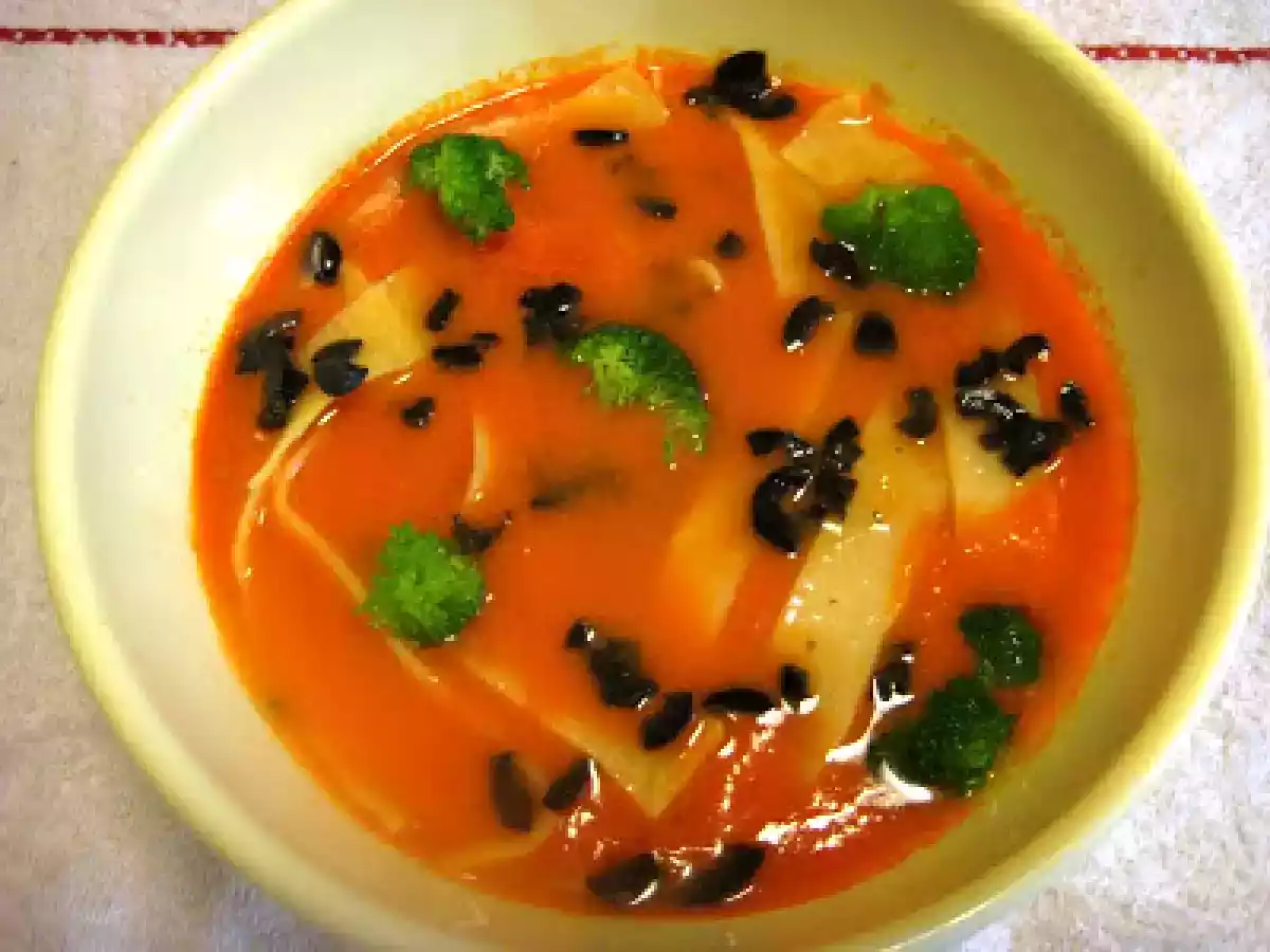 GAZPACHO CALIENTE CON PASTA Y BROCOLI