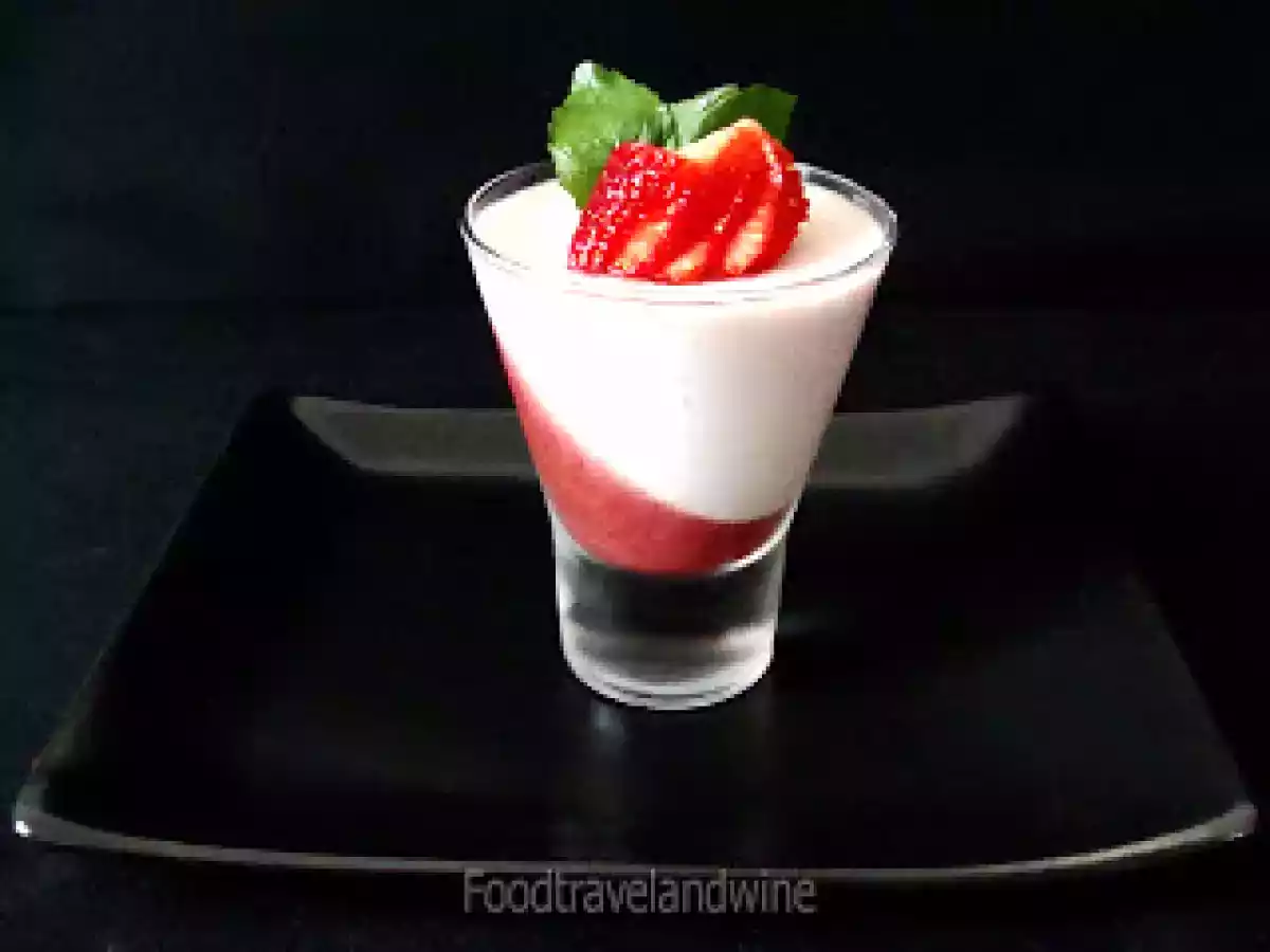 Gelatina y Mousse de Frutillas....una rica combinacion.... - foto 2