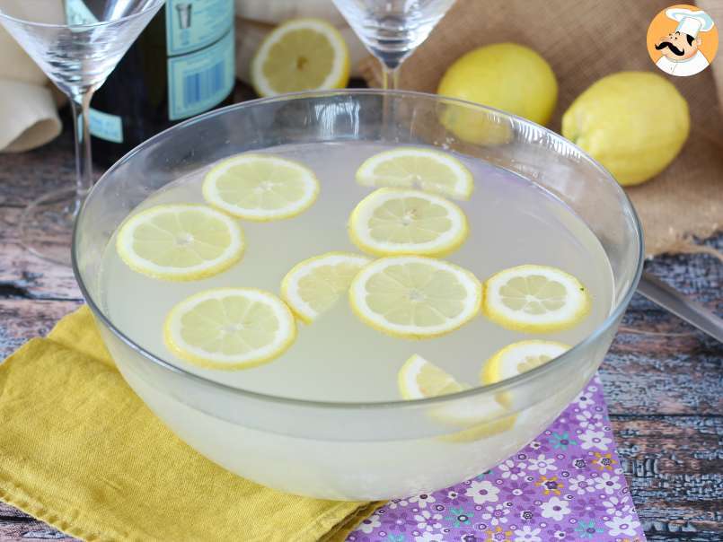 Gin fizz, el cóctel refrescante con ginebra y jugo de limón, foto 4