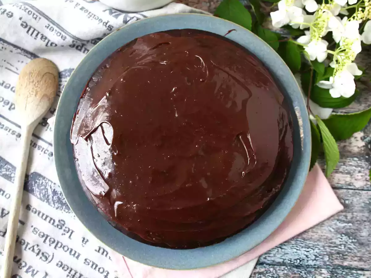 Glaseado brigadeiro para tortas - foto 4