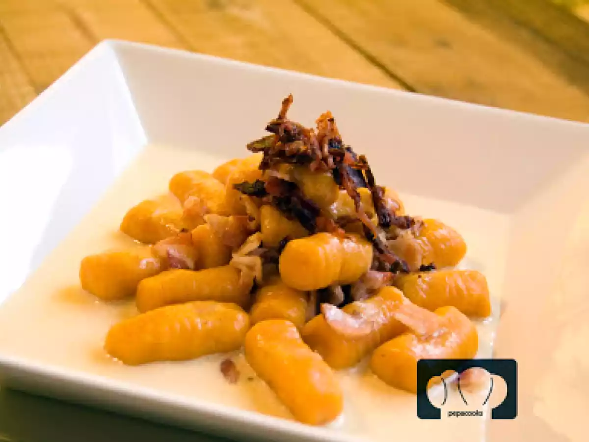 Gnocchi de batata con salsa de pimienta de Szechuan