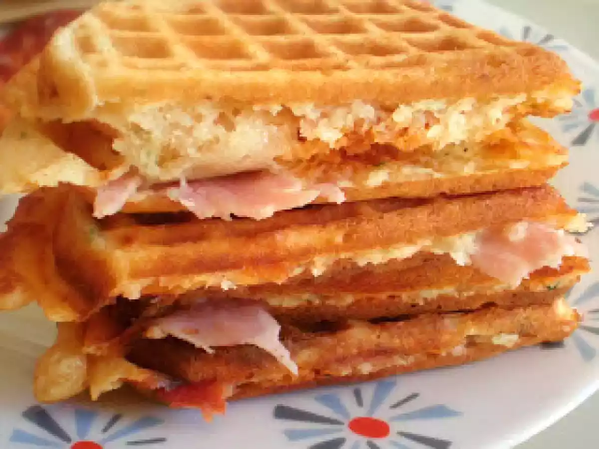 Gofres salados con parmesano