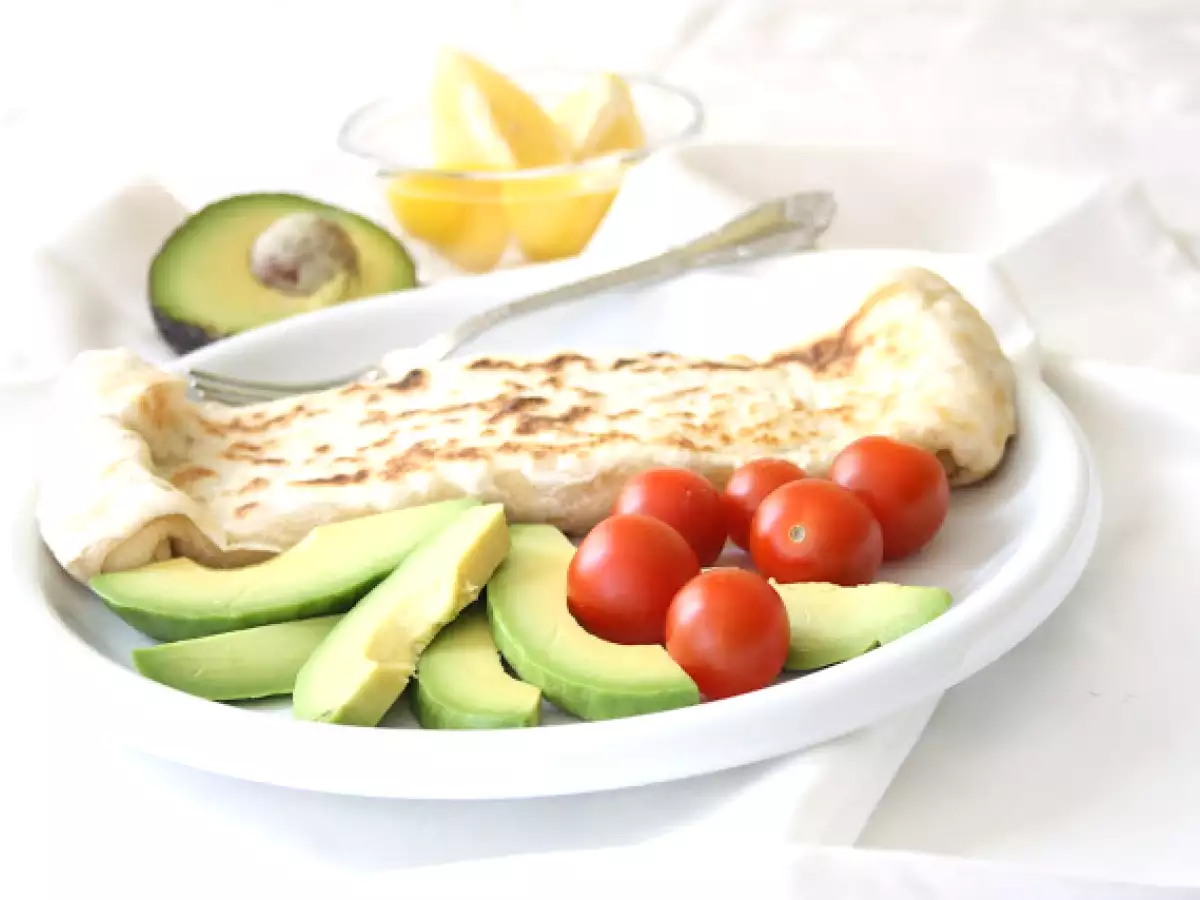 GÖZLEME CON BERENJENA, ESPINACAS Y QUESO