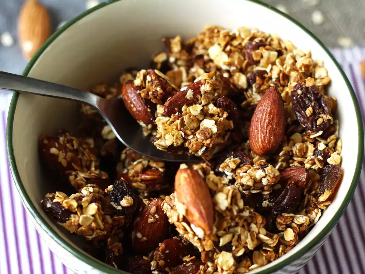 Granola exprés en freidora de aire para un desayuno crujiente