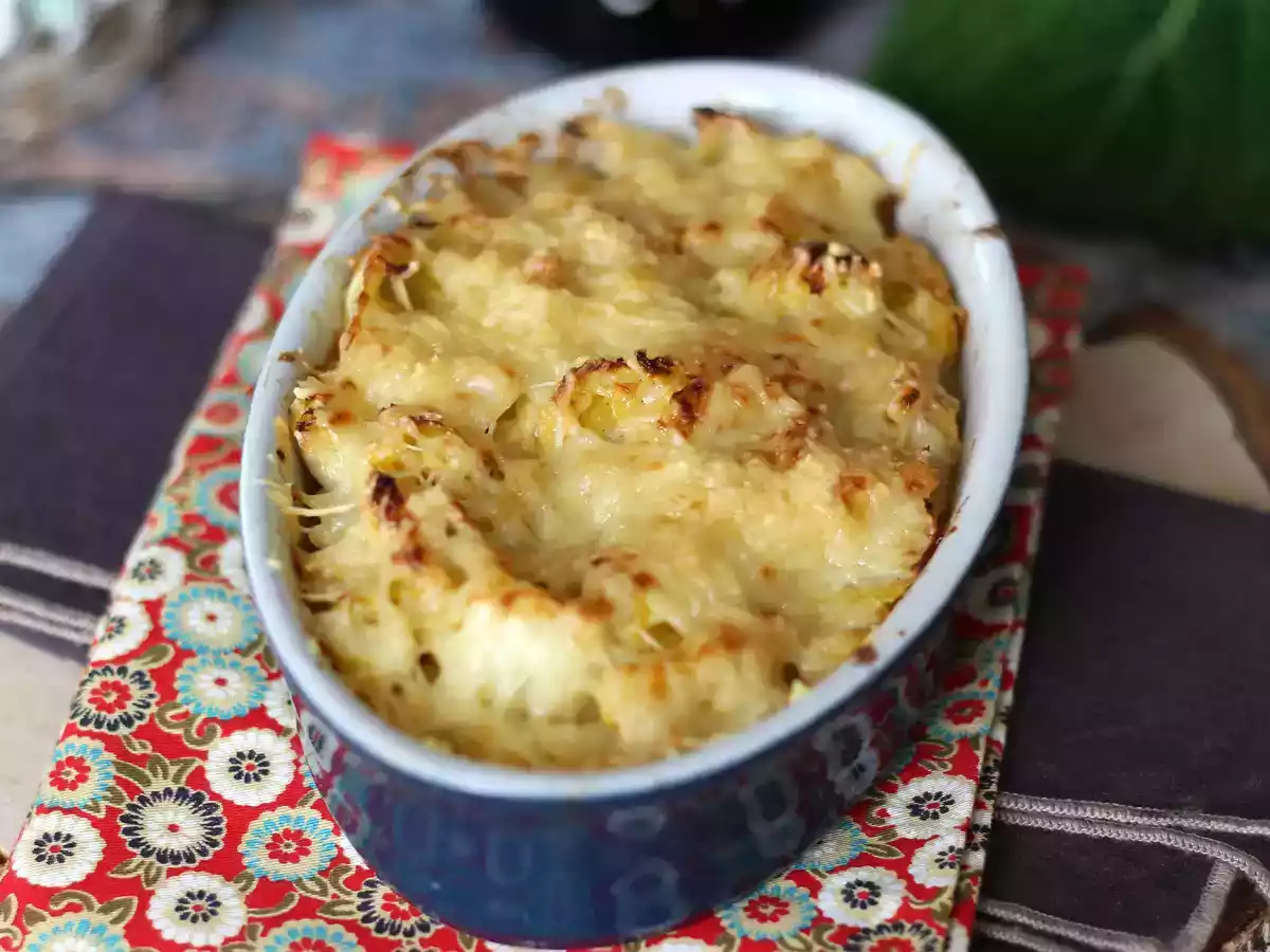 Gratinado de col rizada con bechamel y queso