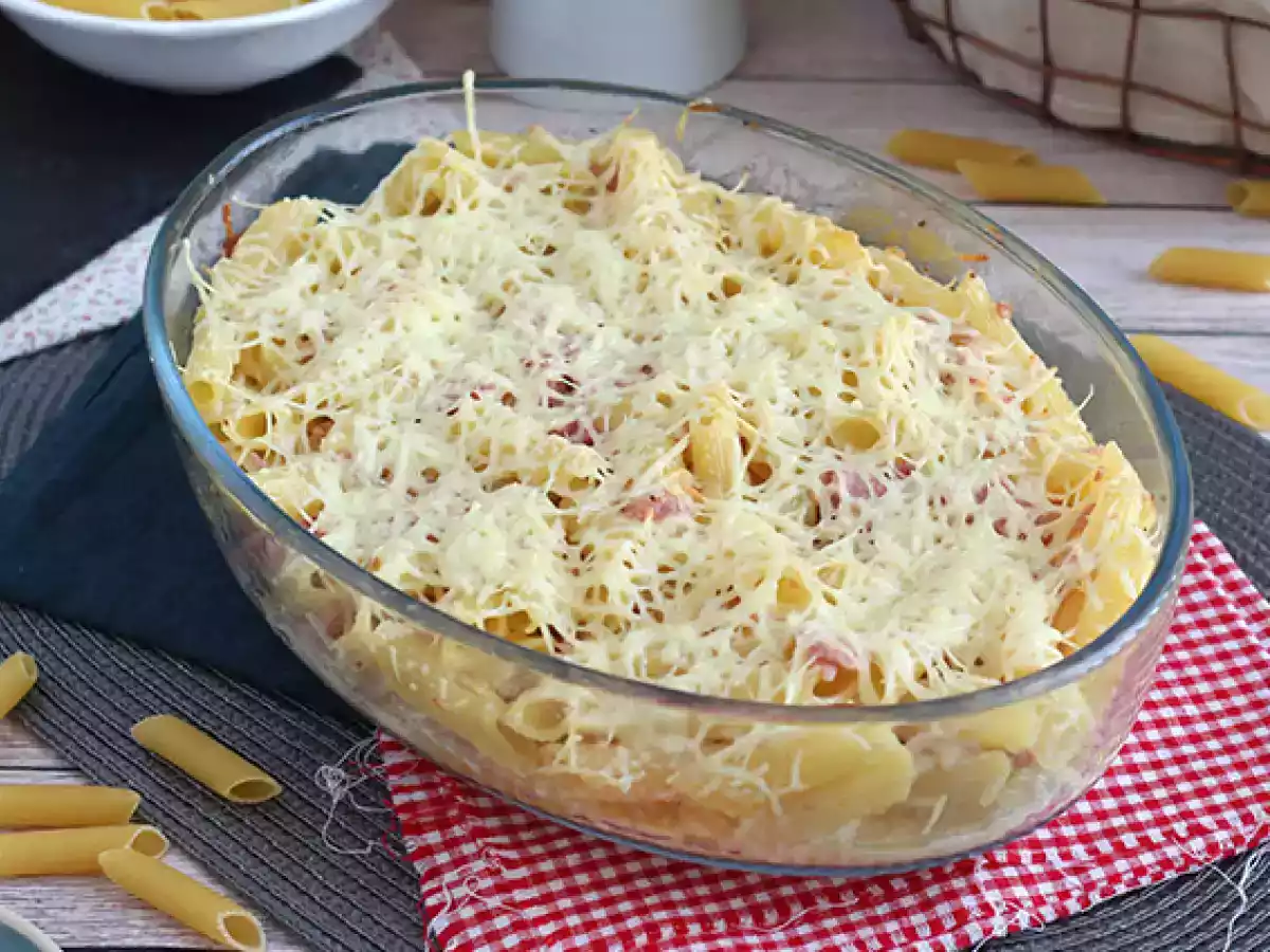 Gratinado de macarrones con queso y jamón