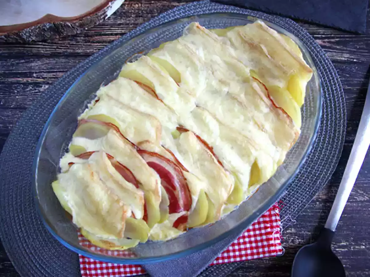 Gratinado de patatas con queso y panceta