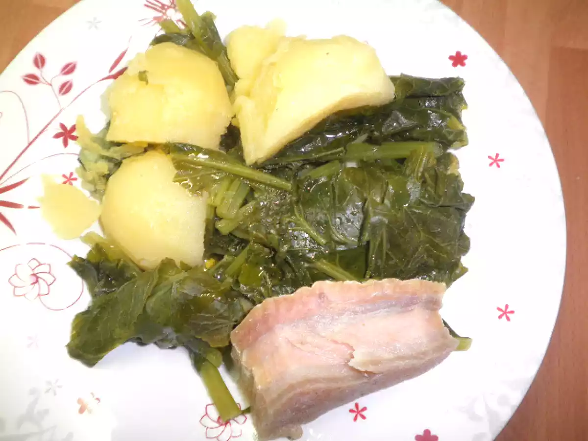 Grelos con patatas gallegas y tocino (un manjar)